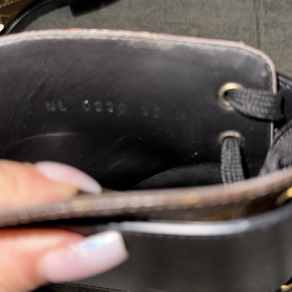 Louis Vuitton Women's Wonderland Flat Ranger Boots Monogram Canvas and Leather - Picture 9 of 9